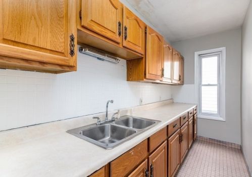 21 Whipple St, Worcester MA 01607-1339 exterior