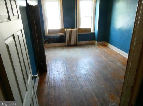 6801 Ditman St, Philadelphia PA 19135-2229 exterior