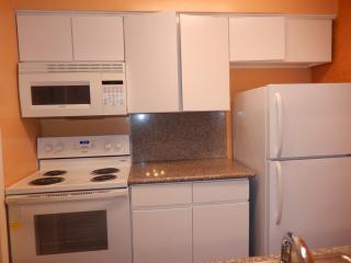 13406 Blossomheath Ln, Dallas TX  75240-5802 exterior