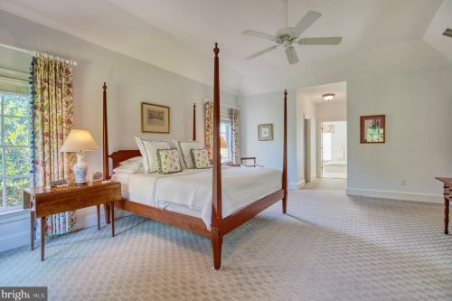 1613 Maddux Ln, Mc Lean VA 22101-3200 exterior