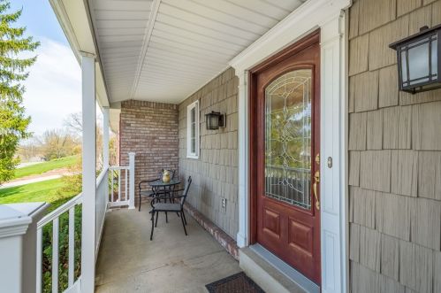 2381 Engelwood Dr, Pittsburgh, PA 15241-3304