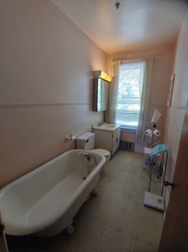 4550 Penn Ave, Pittsburgh PA 15224-1315 exterior