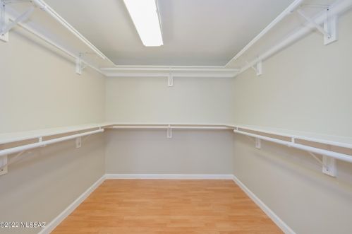 8648 Kenyon Dr, Tucson AZ  85710-4234 exterior