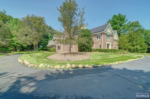 1 Toboggan Ridge Rd, Upper Saddle River, NJ 07458-2521