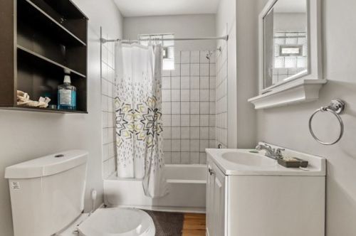 3436 Huron St, Chicago IL 60611-3043 exterior