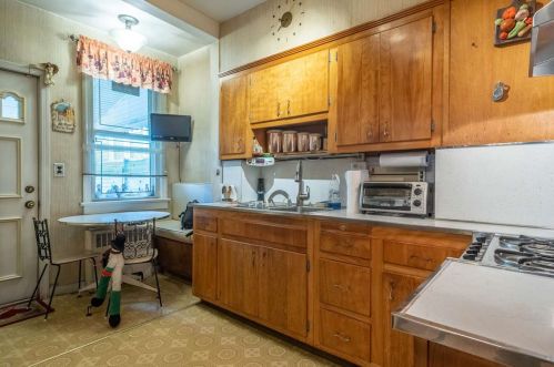 730 St, Union City NJ 07087-2427 exterior