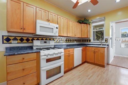 5004 Tripp Ave, Chicago IL 60630-2724 exterior