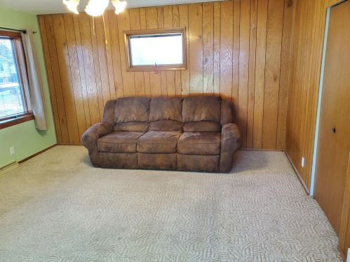 1130 Thomas St, Manitowoc WI 54220-2250 exterior