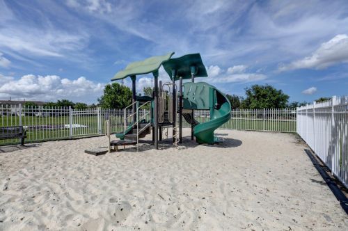 2544 Marshfield Ct, Fort Pierce FL 34953-4369 exterior