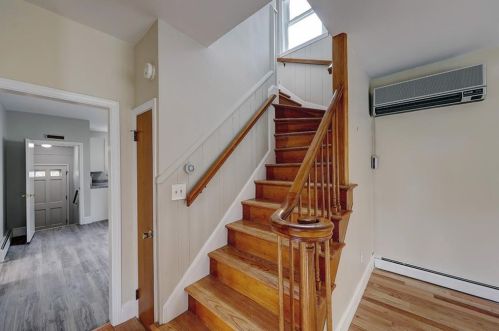 100 Beaufort St, Providence RI  02908-4435 exterior