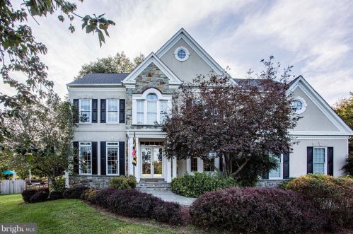 13606 Mt Prospect Dr, Rockville MD 20850-3510 exterior