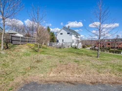 34 Mountain St, Worcester MA  01606-1412 exterior