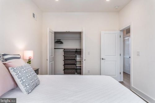 1413 Darien St, Philadelphia PA 19147-5726 exterior