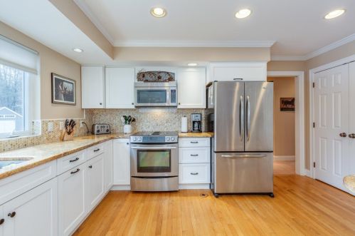 2 Asa Dr, Concord NH  03304-4012 exterior