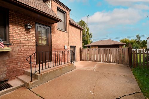 10535 Talman Ave, Chicago IL 60655-1702 exterior