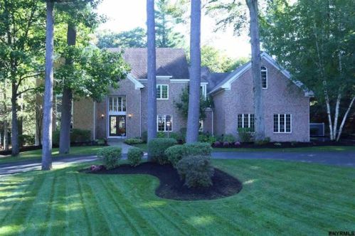 860 Greenthorne Blvd, Schenectady NY  12303-5262 exterior