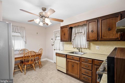 673 Independence Ave, Trenton NJ 08610-4201 exterior