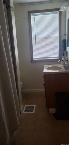 31 Irwin Ave, Middletown NY 10940-3224 exterior