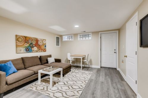 7656 Bosworth Ave, Chicago IL  60626-1217 exterior