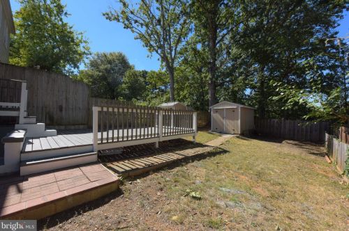 6916 Westhampton Dr, Alexandria VA 22307-1528 exterior