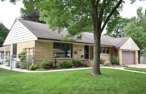 9727 Concordia Ave, Milwaukee, WI 53222-3439