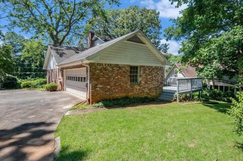 4092 Gladney Dr, Atlanta GA 30340-4720 exterior