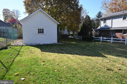 23 Knowles Ave, Manor PA 19036-2104 exterior