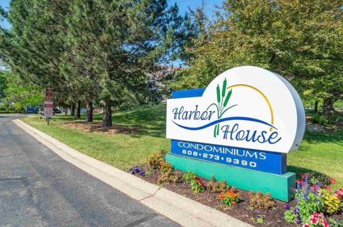 918 Harbor House Dr, Madison WI  53719-3383 exterior