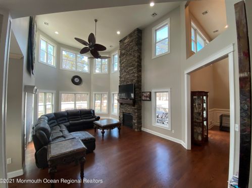 348 Central Blvd, Berkeley Township NJ 08721-3318 exterior