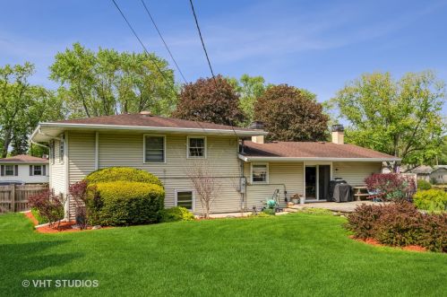 4811 Strong Rd, Bull Valley IL 60014-4560 exterior