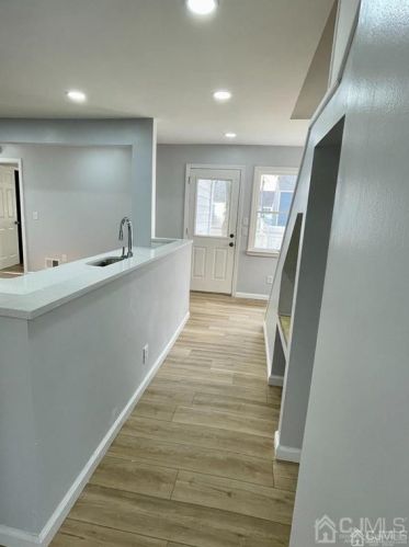 201 Campbell St, Woodbridge NJ  07095-2305 exterior