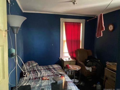 587 Arch St, New Britain CT 06051-3037 exterior