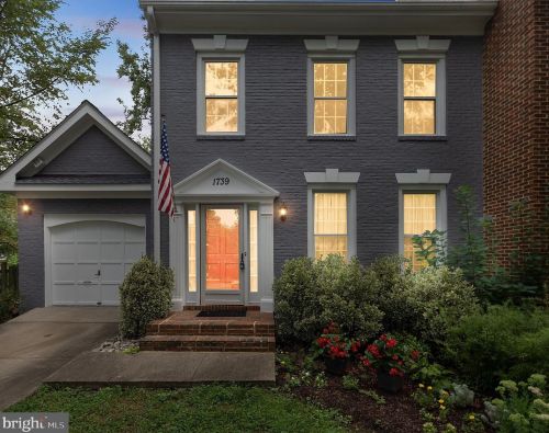 1739 Dogwood Dr, Alexandria, VA 22302-2300