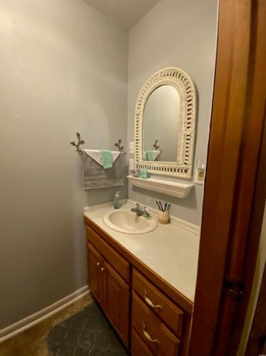 823 Mcginnis St, Lebanon MO 65536-2655 exterior