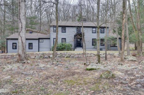 462 Laurel Ln, Kinnelon NJ  07405-3122 exterior