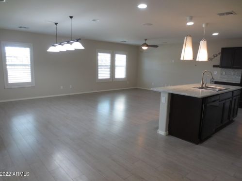 282 Scott Dr, Chandler AZ  85225 exterior