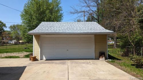 32360 Donnelly St, Garden City MI  48135-3207 exterior