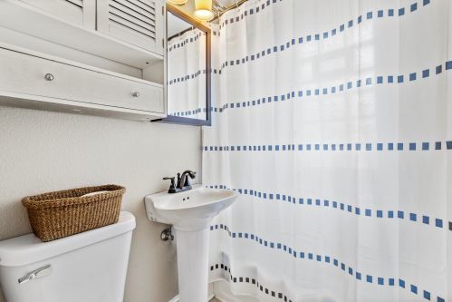 240 69th St, Milwaukee WI  53214-1610 exterior