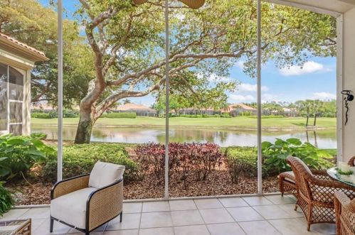 1032 Grand Isle Dr, Naples FL 34108-3325 exterior