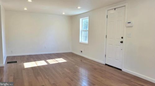 180 Clearview Ave, Trenton, NJ 08619-1219