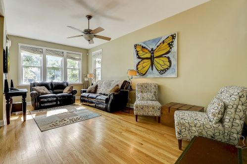 3852 Springfield Ave, Chicago, IL 60618-4016