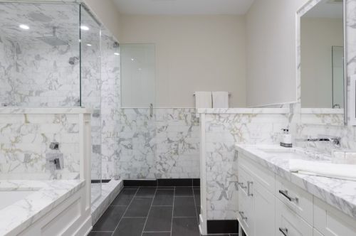 61 Elm St, Chicago IL 60610-2434 exterior