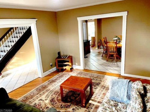 38 Bernard Ave, Edison NJ 08837-3431 exterior