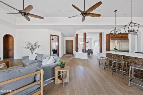 36648 27th Ave, Phoenix AZ 85086-8747 exterior