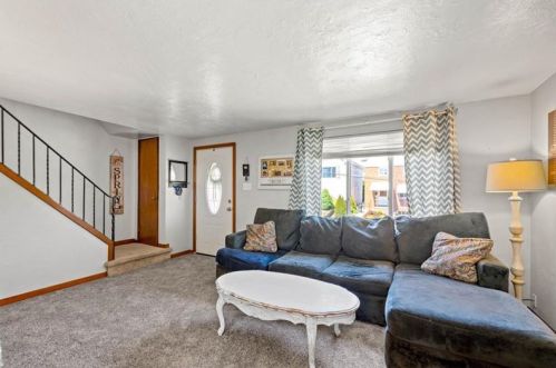 1528 Creedmoor Ave, Pittsburgh PA  15226-2438 exterior