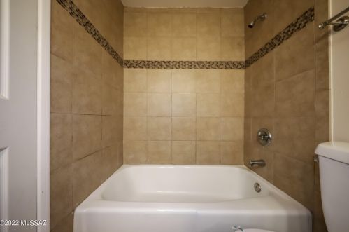 702 Kent Dr, Tucson AZ 85710-2442 exterior