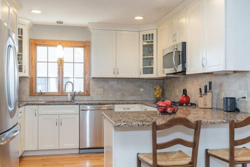 30 Pleasantview Ave, Springfield MA 01106-1019 exterior