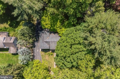 18 Elmwood Ave, Manor PA 19036-1909 exterior