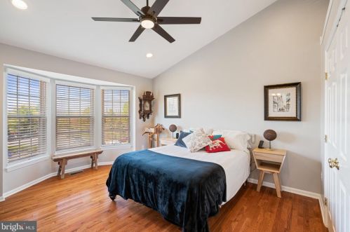 6005 Kestner Cir, Alexandria VA  22315-4834 exterior