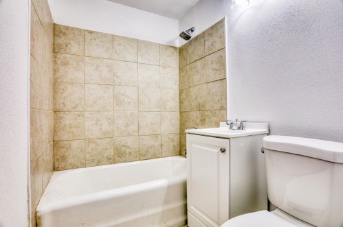 1963 8th St, Milwaukee WI  53204-3851 exterior